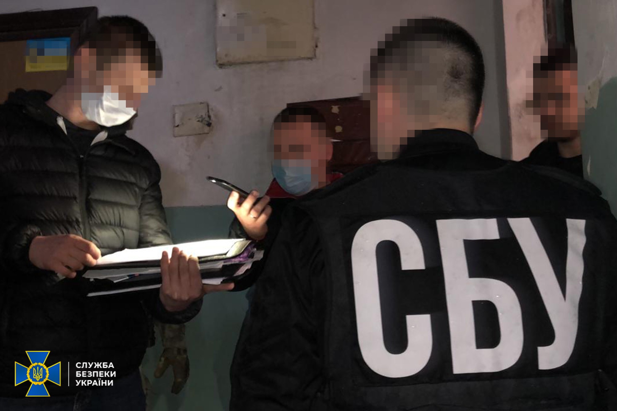 СБУ викрила злочинців, які поширювали антиугорські листівки на Закарпатті (ФОТО)
